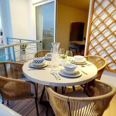 Stunning Beachfront In St Julians * סליאמה