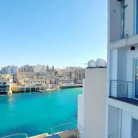 Apartman Stunning Beachfront In St Julians *