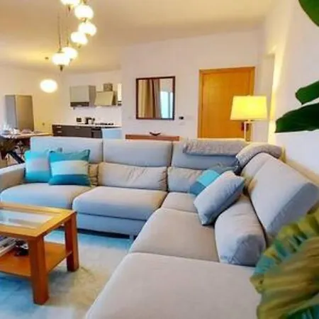 Apartman Stunning Beachfront In St Julians