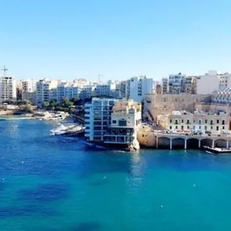 Stunning Beachfront In St Julians Apartman *