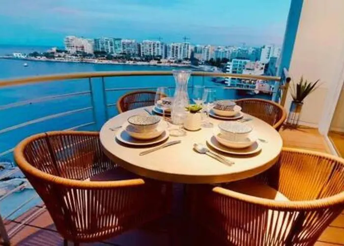 Stunning Beachfront In St Julians Daire Sliema
