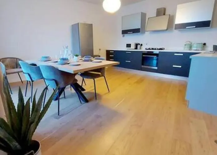 아파트 Stunning Beachfront In St Julians *