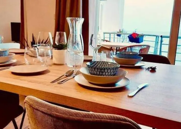 Stunning Beachfront In St Julians 아파트 슬리에마