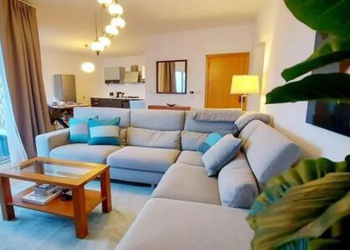 Daire Stunning Beachfront In St Julians