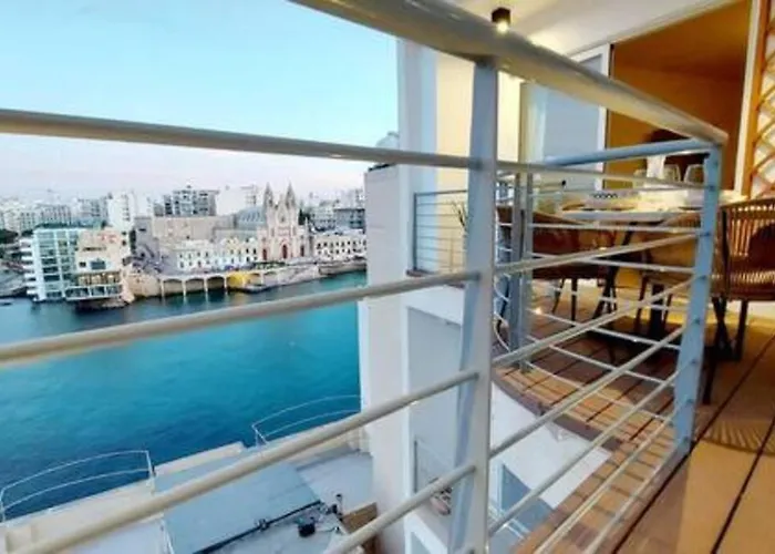 Stunning Beachfront In St Julians Apartamento *