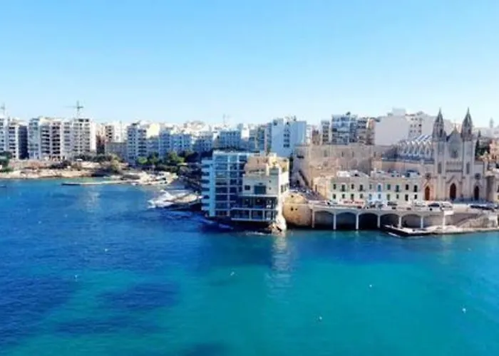 Stunning Beachfront In St Julians Apartamento *